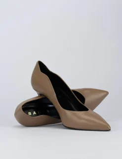 Decolte tacco 9 cm beige pelle