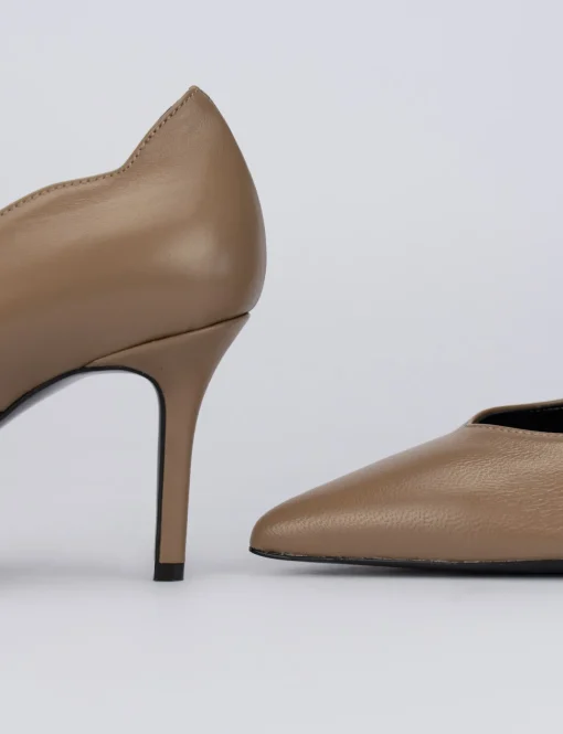 Decolte tacco 9 cm beige pelle
