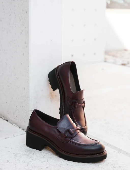 Mocassini tacco 5cm pelle bordo'