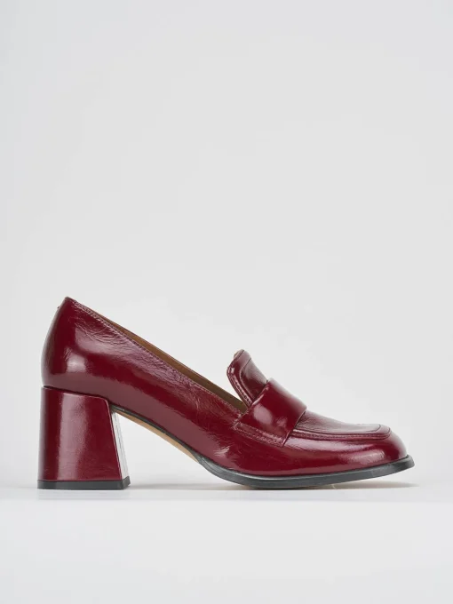 Mocassini tacco 8cm vernice bordo'