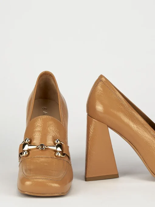 Mocassini tacco 9cm vernice marrone