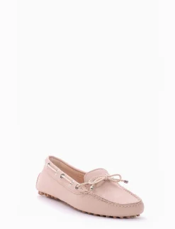 mocassino fondo gomma e soletto interno in vera pelle. Tomaia in morbidissima pelle martellata rosa