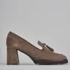 Mocassino tacco 7 beige camoscio