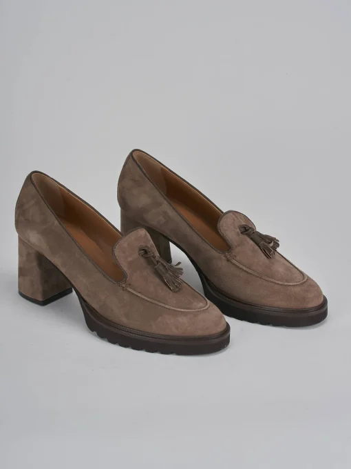 Mocassino tacco 7 beige camoscio