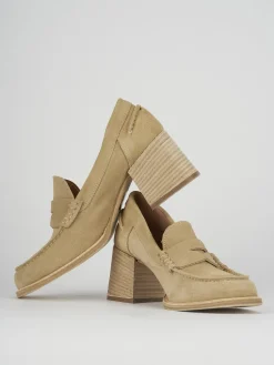 Mocassino tacco 6 cm beige camoscio
