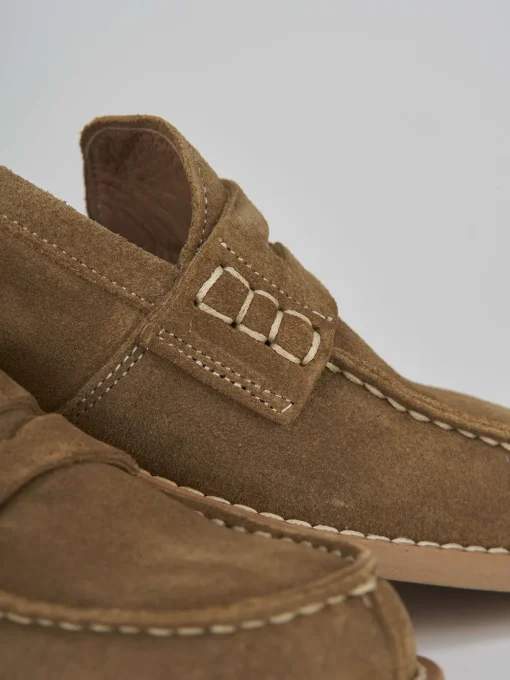 Mocassino tacco 2 cm beige camoscio