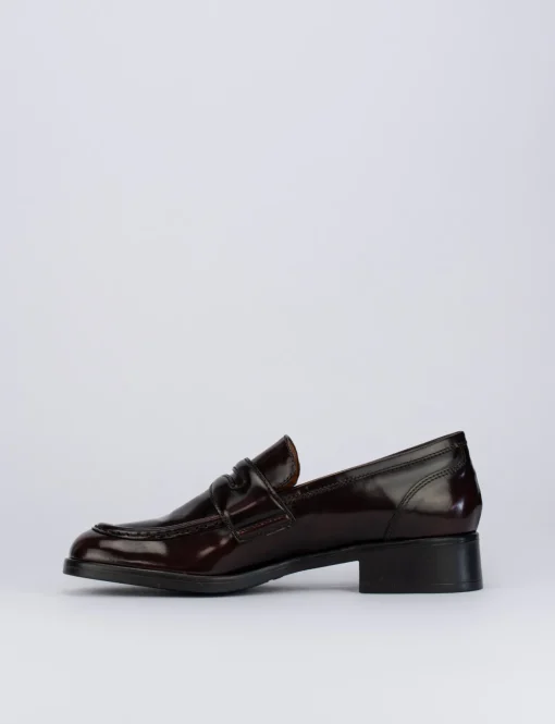 Mocassino tacco 2 cm bordo' pelle