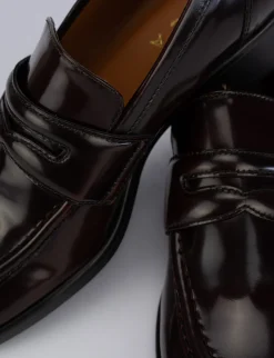 Mocassino tacco 2 cm bordo' pelle
