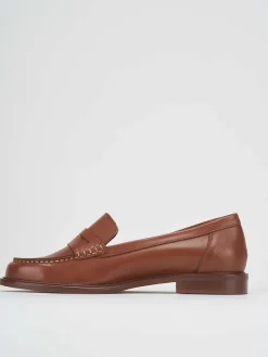 Mocassino tacco 1 cm marrone pelle