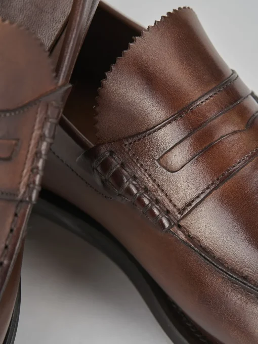 Mocassino tacco 2 cm marrone pelle