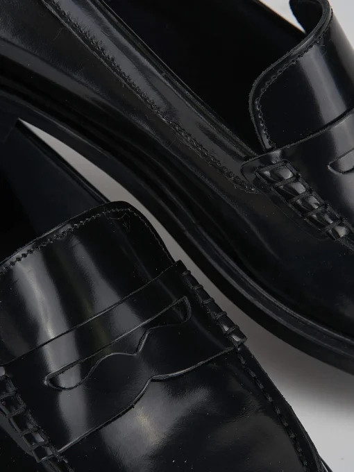 Mocassino tacco 2 cm nero pelle