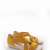 Sandalo con zeppa 30 in corda giallo