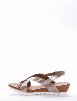 Sandalo infradito tacco 1 cm oro