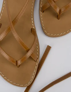 Sandalo infradito tacco 1 cm marrone pelle