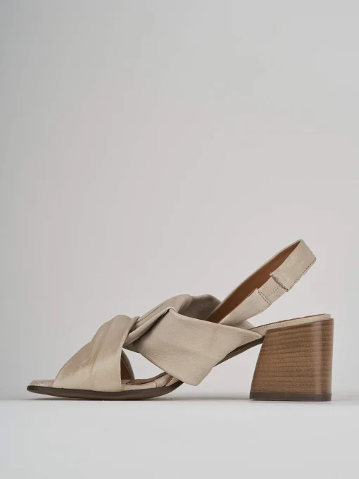 Sandalo tacco 5 cm beige pelle
