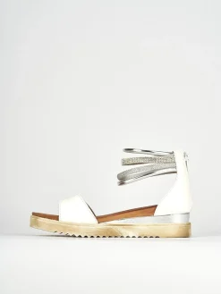 Sandalo tacco 1 cm bianco pelle