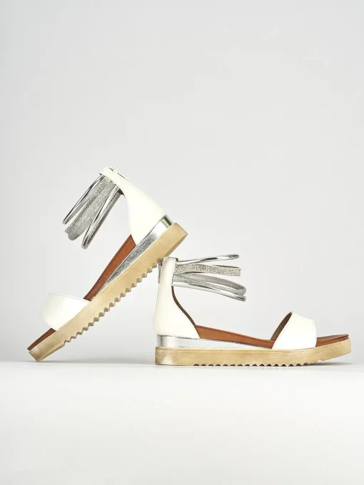 Sandalo tacco 1 cm bianco pelle