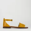 Sandalo tacco 1 cm giallo pelle