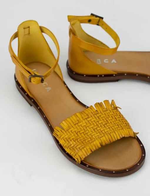 Sandalo tacco 1 cm giallo pelle
