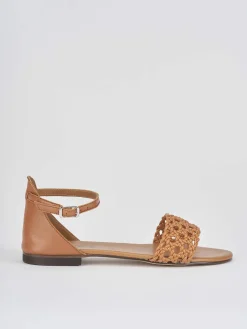Sandalo tacco 1 cm marrone pelle