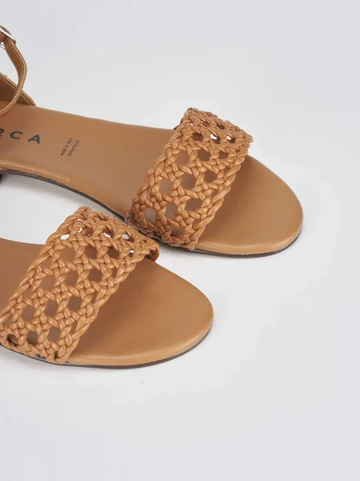 Sandalo tacco 1 cm marrone pelle