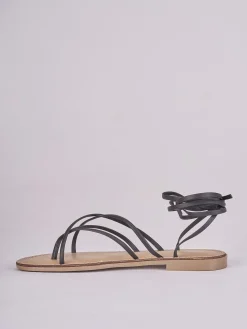 Sandalo tacco 1 cm nero pelle