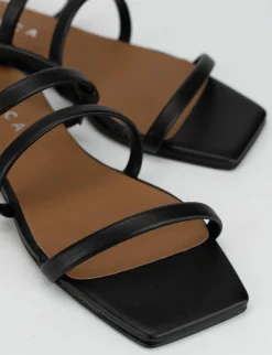 Sandalo tacco 1 cm nero pelle