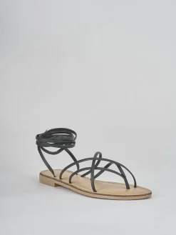 Sandalo tacco 1 cm nero pelle
