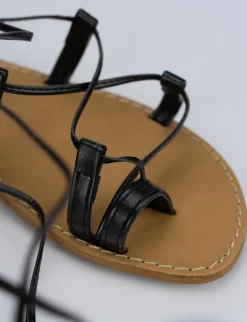 Sandalo tacco 1 cm nero pelle