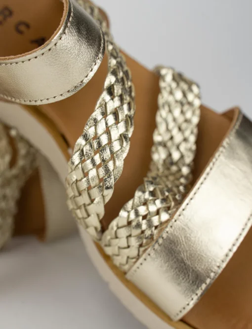 Sandalo tacco 1 cm oro pelle