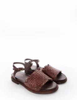 Sandalo tacco 1 cm testa
