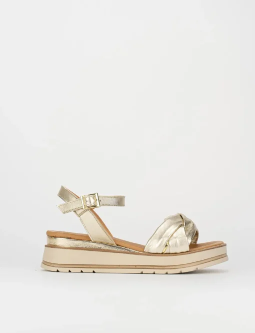Sandalo zeppa 1 cm oro pelle
