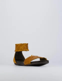 Sandaolo tacco 1 cm giallo pelle