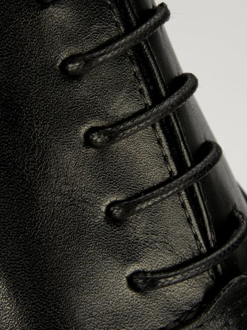 Scarpa lacci tacco 2 cm nero pelle
