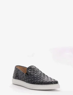 slip on fondo gomma e soletto interno in vera pelle. Tomaia in morbidissima pelle intrecciata blu
