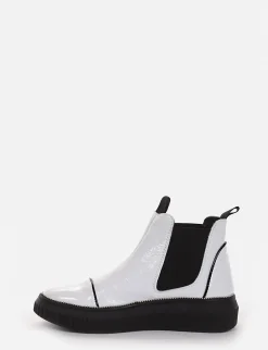 Sneaker chelsea boot con fondo gomma e soletto interno in vera pelle. Tomaia in morbida vernice bianco
