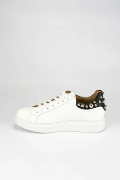 Sneaker fondo gomma e soletto interno in vera pelle