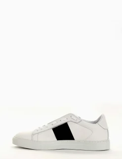 sneakers fondo gomma e soletto interno in vera pelle. Tomaia in morbidissima pelle nappata bianco