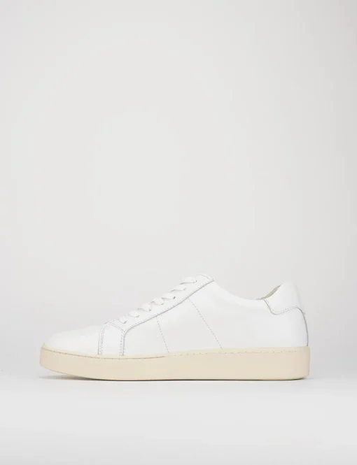 sneakers fondo gomma e soletto interno in vera pelle. tomaia in morbida pelle bianco