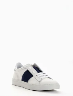 sneakers fondo gomma e soletto interno in vera pelle. Tomaia in morbidissima pelle nappata bianco