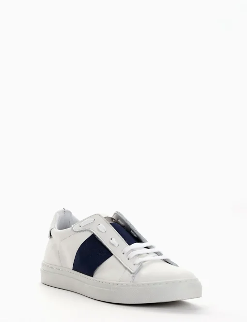 sneakers fondo gomma e soletto interno in vera pelle. Tomaia in morbidissima pelle nappata bianco