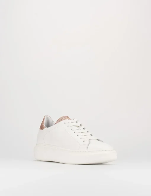 sneakers fondo gomma e soletto interno in vera pelle. Tomaia in morbida pelle bianco