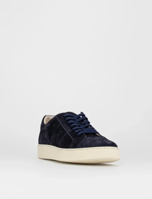 sneakers fondo gomma e soletto interno in vera pelle. tomaia in morbida pelle blu