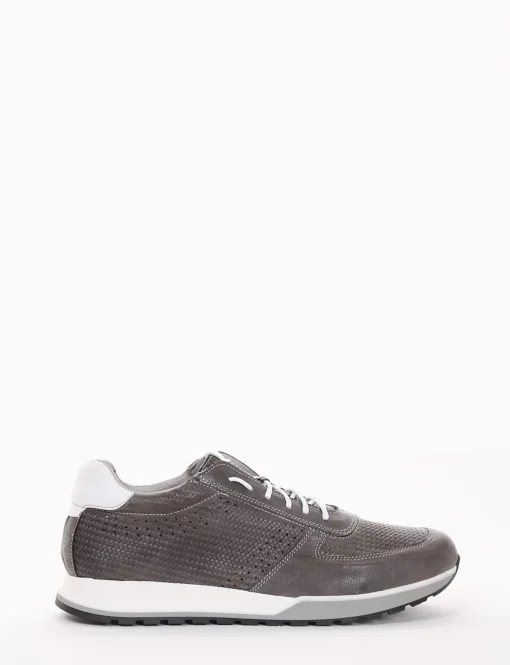 sneakers fondo in gomma e soletto interno in vera pelle. Tomaia in morbidissima pelle intrecciata con particolarissima suola ammortizzata grigio