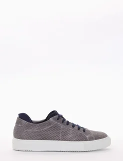 sneakers fondo in gomma e soletto interno in vera pelle. Tomaia in morbidissima pelle nappata microforati grigio