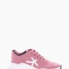 sneakers fondo in gomma e soletto interno in vera pelle. Tomaia in bellissimo tessuto in lycra rosa