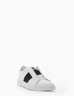 sneakers fondo in gomma e soletto interno in vera pelle. Tomaia in morbidissima pelle nappata bianco
