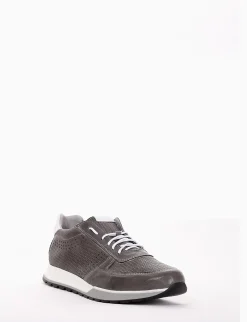 sneakers fondo in gomma e soletto interno in vera pelle. Tomaia in morbidissima pelle intrecciata con particolarissima suola ammortizzata grigio