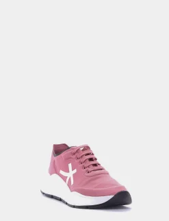 sneakers fondo in gomma e soletto interno in vera pelle. Tomaia in bellissimo tessuto in lycra rosa