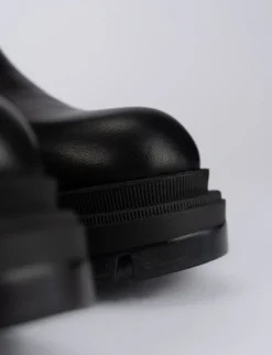 Stivale tacco 2 cm nero pelle